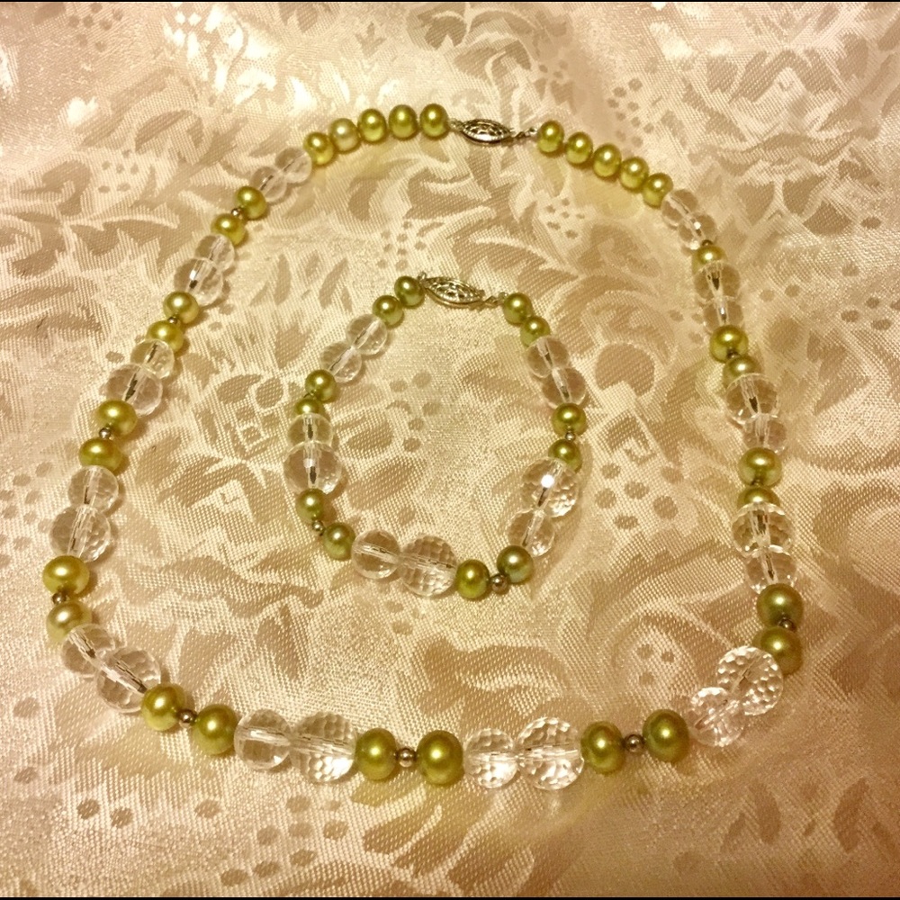 Beautiful Lemon Lime Pearl Necklace & Bracelet